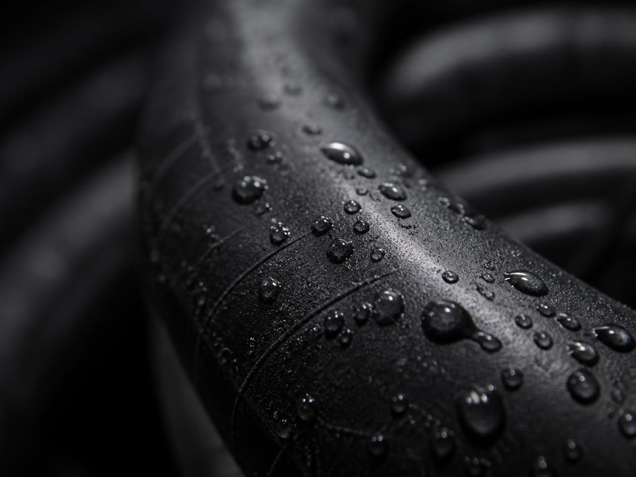 Water droplets on reclaimed tyre tube